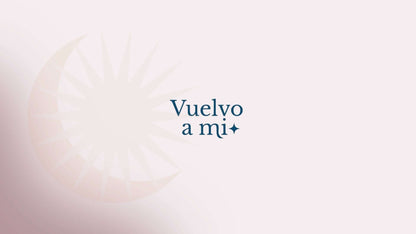 Logo del programa de acompañamiento emocional para mujeres Vuelvo a Mí con fondo claro.